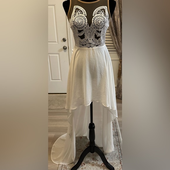 Xtaren unique dress. Embroidery on mesh top with flowy bottom, Adult Sz Small - Picture 1 of 8